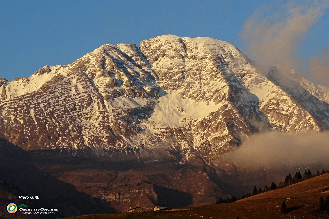 94 Arera al tramonto senza nebbie e nuvole .JPG